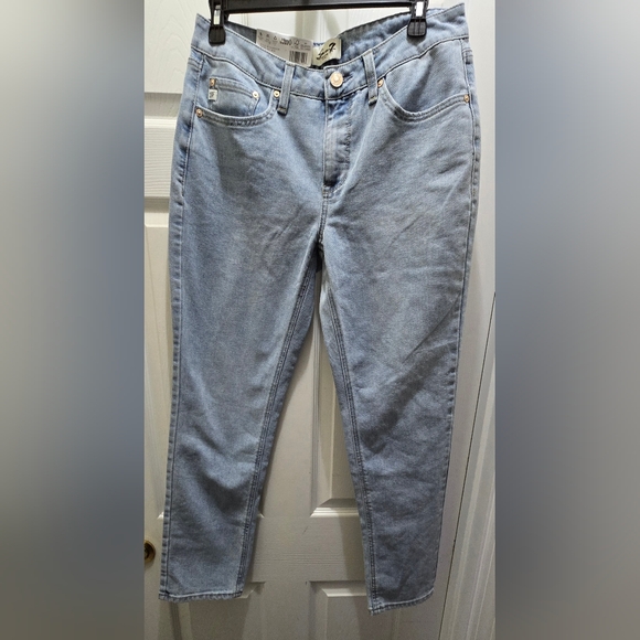 Seven7 Women's Size 4 Jeans, Dark Or Light Wash, Price Is For 1 - Picture 9 of 13